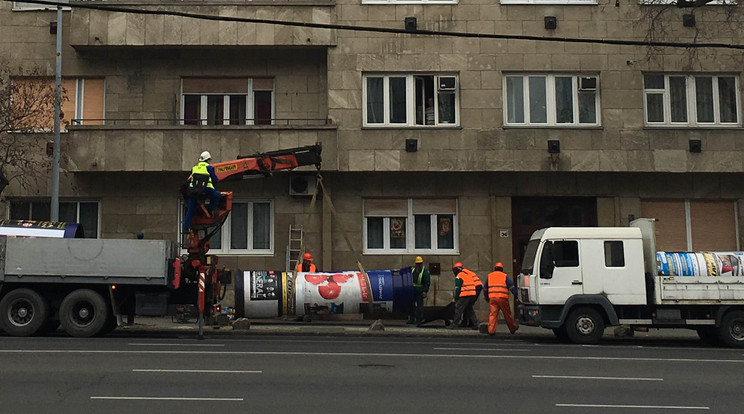 Másodfokon is Simicska Lajos cégének adott igazat a bíróság az oszlopháborúban /Fotó: Blikk