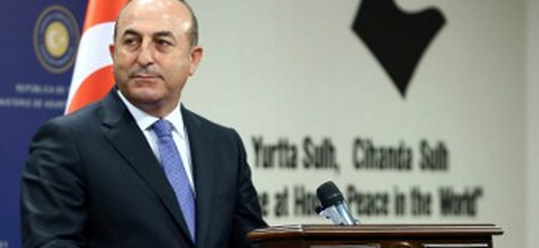Turcja: szef MSZ krytykuje komisarza UE Hahna za uwagi o próbie przewrotu