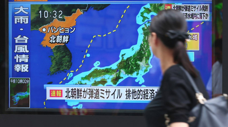 Japán területén csapódott be a tengerbe / Fotó: AFP