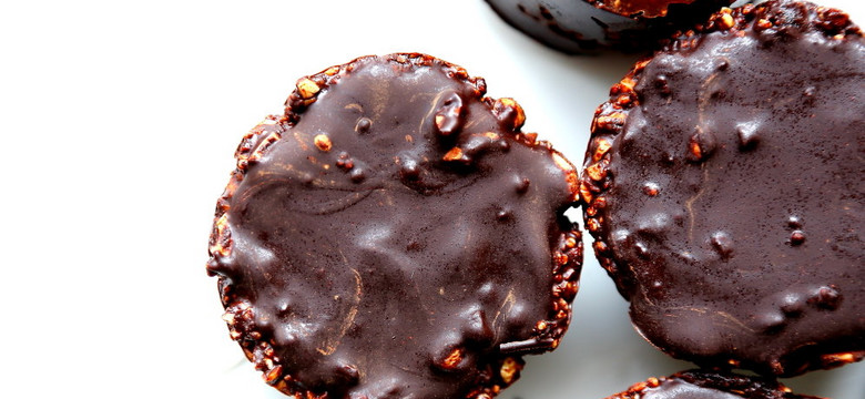 Tiffin - lepszy niż muffin! Sprawdź przepis na czekoladowy tiffin z bakaliami. Bez pieczenia!