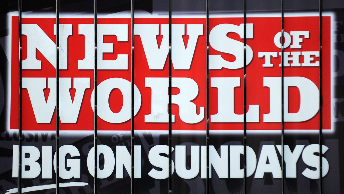 Znany brytyjski tabloid "News of the World" odchodzi do lamusa. Jego właściciel, gigant medialny James Murdoch, syn Ruperta Murdocha, podjął dramatyczną decyzję o zamknięciu poczytnego dziennika po tym, jak wybuchła wokół niego afera związana z podsłuchami. "News of the World" był jednym z najstarszych i najchętniej czytanych przez brytyjczyków tytułem - czytamy na stronach CNN.