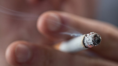 Potrojenie akcyzy na wyroby tytoniowe "ma szansę zapobiec 200 milionom przedwczesnych zgonów"