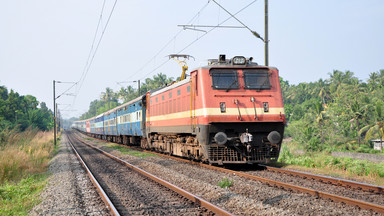 Niecodzienny incydent w Indiach. Pociąg przejechał ponad 70 kilometrów bez maszynisty