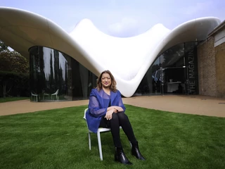 Architektka Zaha Hadid przed Serpentine Sackler Gallery w Ogrodach Kensington, w Londynie, w 2013 roku. 