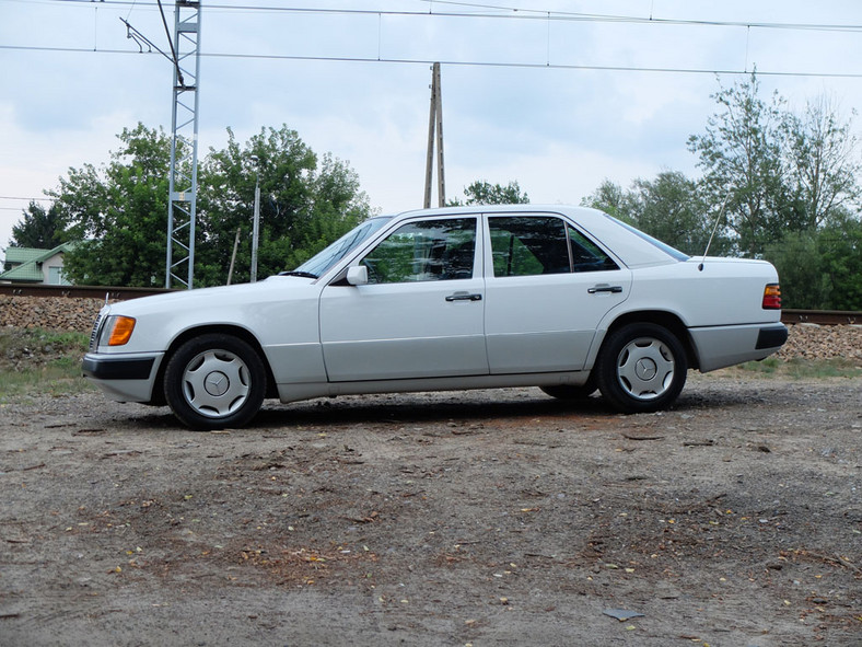 Mercedes W124 200D