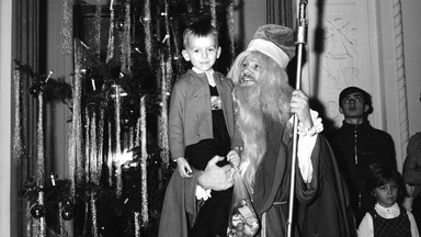 Święty Mikołaj odwiedza dzieci od lat. Zobacz te spotkania na archiwalnych zdjęciach