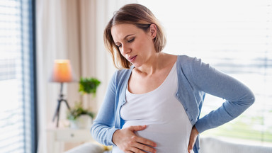 Twardy brzuch w ciąży – kiedy jest oznaką problemów ze zdrowiem