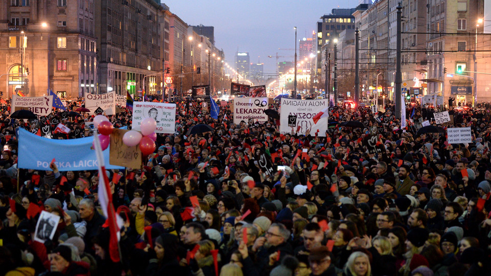 Międzynarodowy Strajk Kobiet: Warszawa, fot: PAP/Jacek Turczyk