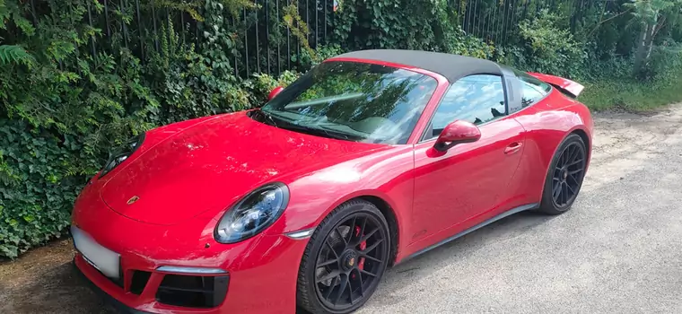 Policjanci z Warszawy odzyskali Porsche 911. Użytkownik nie chciał go zwrócić