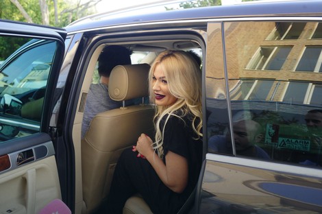 Nata&scaron;a ispred svog stana