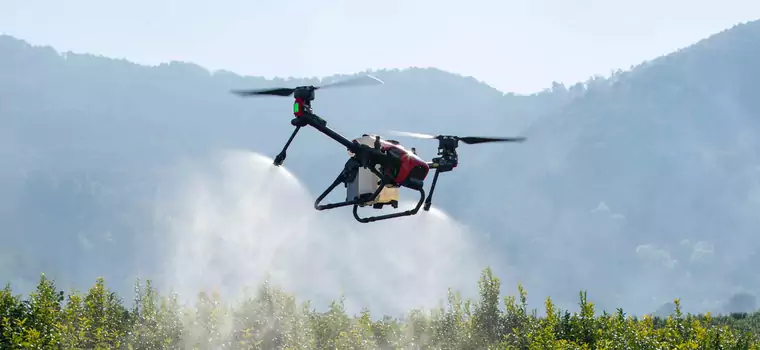 Ubezpieczenie drona rolniczego wzrosło z 5 do 25 tys. zł. Mężczyzna z Olsztyna był bezradny