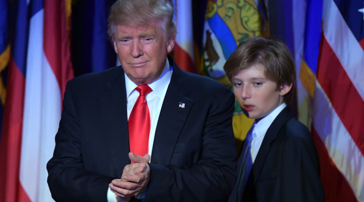 A beiktatott elnök, Donald Trump és tízéves kisfia, Barron /Fotó: AFP