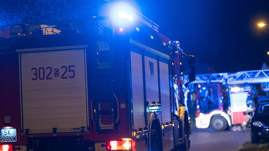 Potężny pożar w Czaczu. Płoną hale z antykami