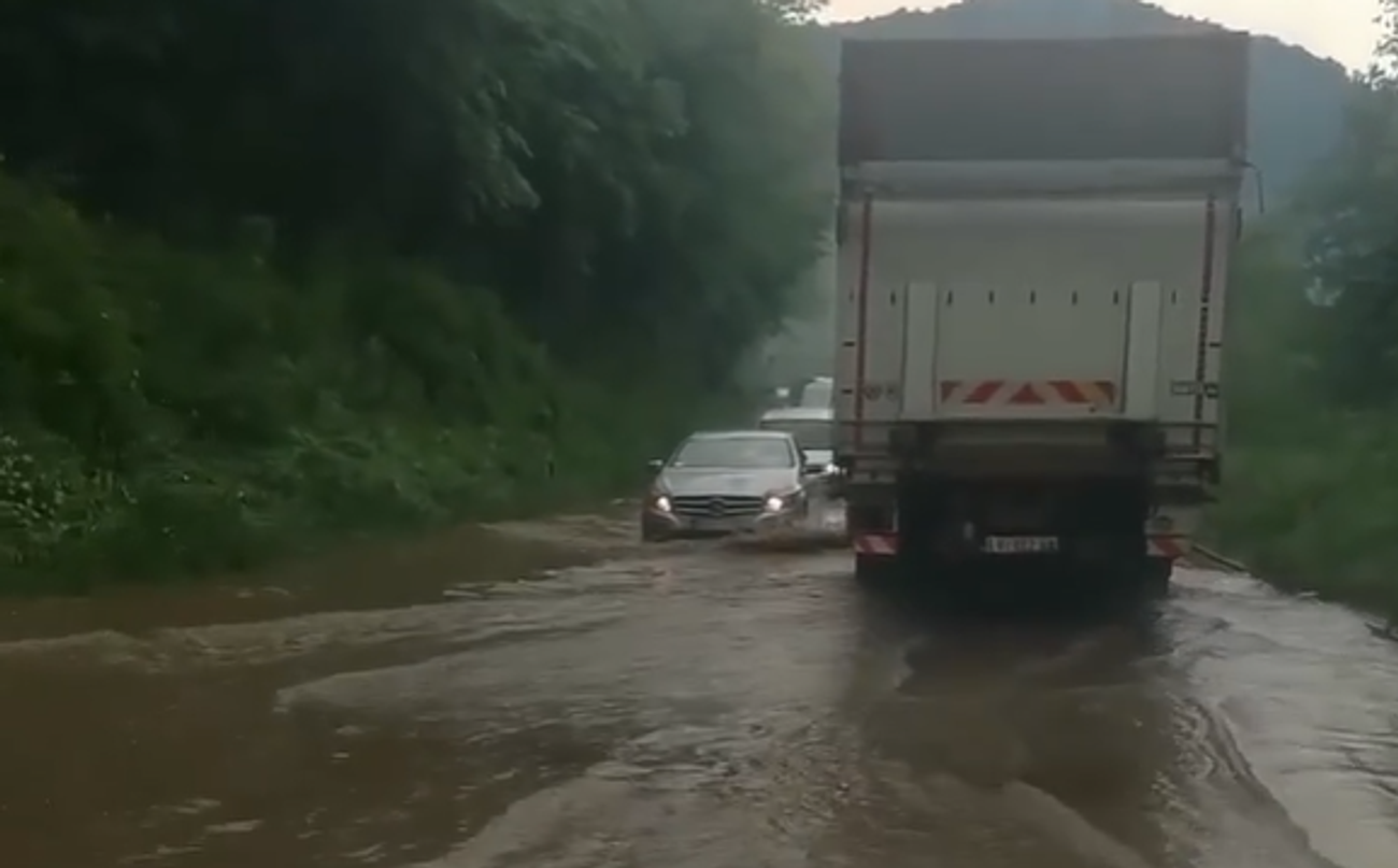 Olujno nevreme zahvatilo okolinu Čačka i Kragujevca