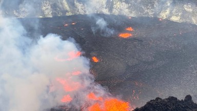 Doszło do erupcji szczelinowej w wulkanie Kilauea [ZDJĘCIA]