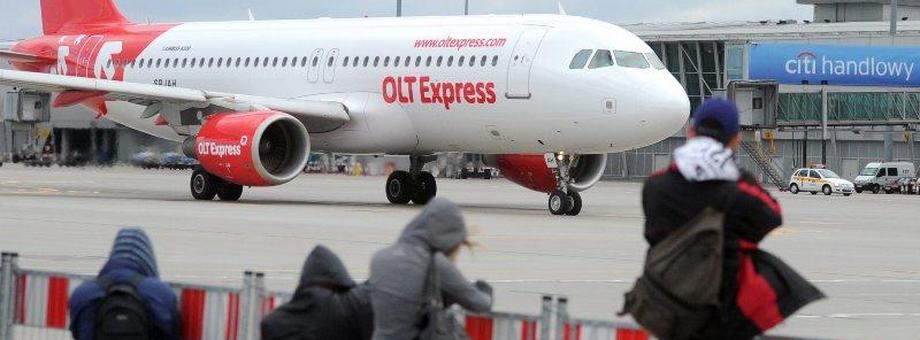OLT Express samolot plichta 