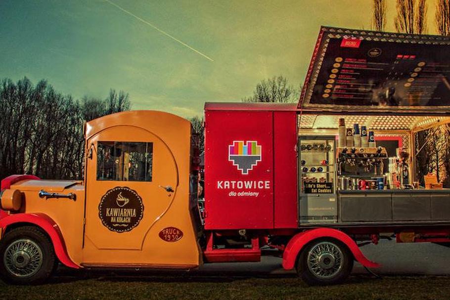 „Kawiarnia na Kołach” powstała na bazie starego poloneza trucka