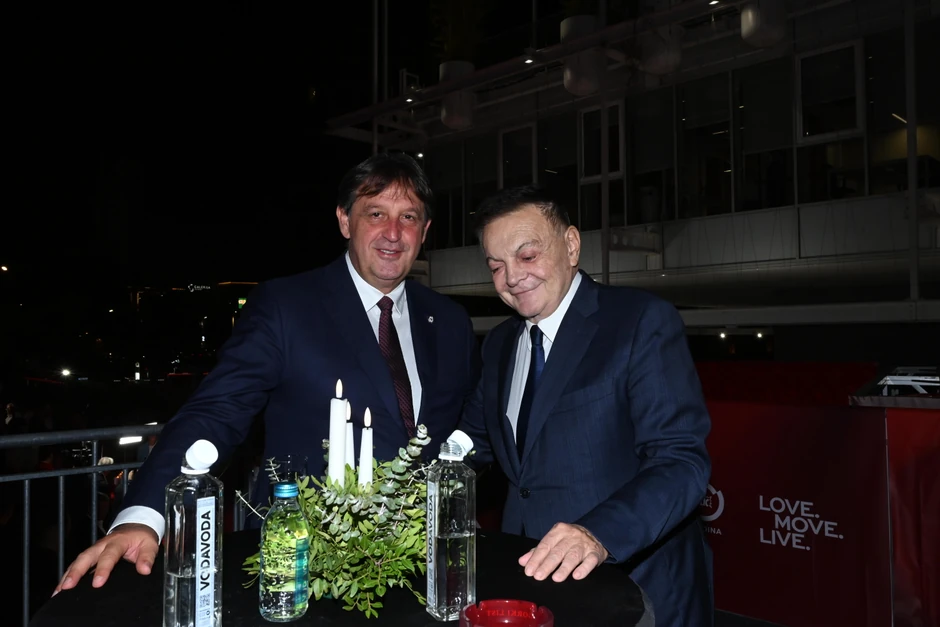 Bratislav Gašić ministar odbrane i Milovan Bojić direktor Instituta "Dedinje"
