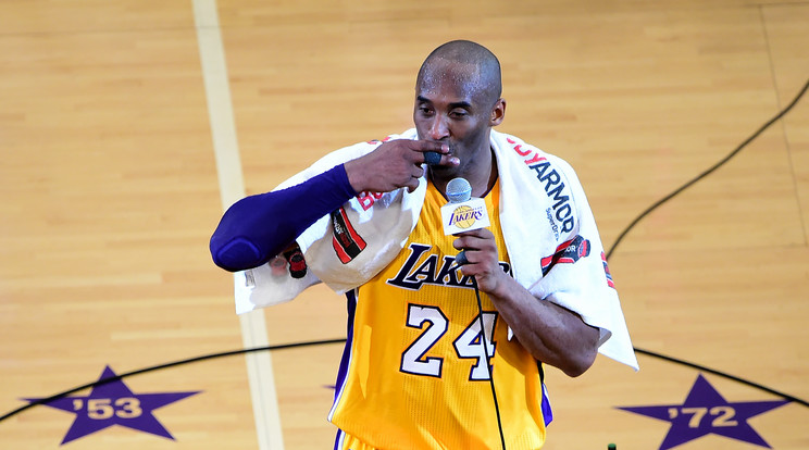 Kobe Bryant érzelmesen búcsúzott a Los Angeles-i szurkolóktól /Fotó: AFP