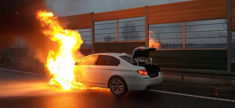 Pożar BMW - kierowca mógł zginąć, bo BMW nie ma części?
