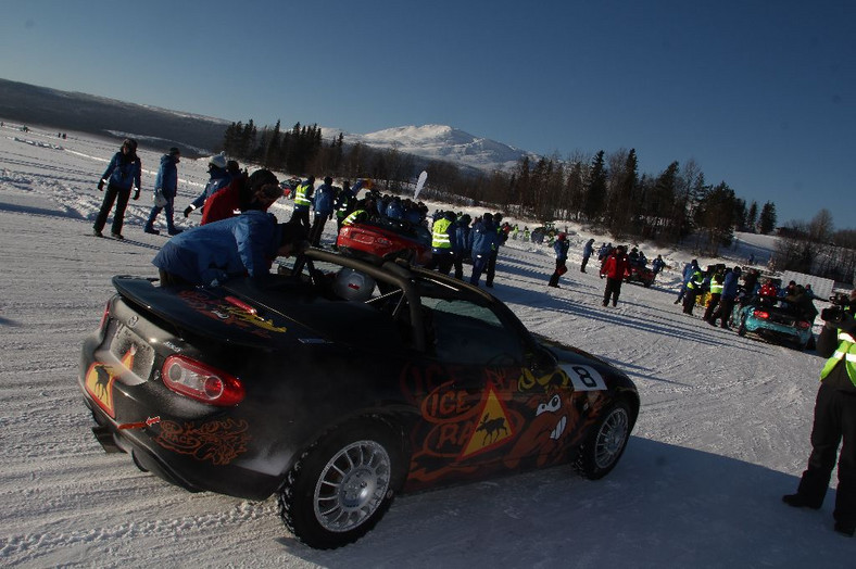 Emocjonujący finisz wyścigu Mazda MX-5 Ice Race