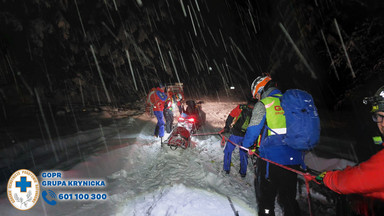 Nocna akcja ratunkowa w górach. Turyści byli zmarznięci i wyczerpani wędrówką 
