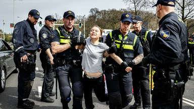 Greta Thunberg zatrzymana na proteście. Policjanci złapali ją dwa razy