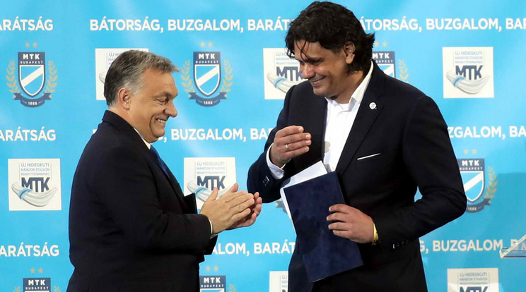 Az MTK Budapest Labdarúgó Klub Hidegkúti Nándorról elnevezett új stadionjának felavatása. 
Orbán Viktor miniszterelnök Deutsch Tamás, az MTK elnöke
/Fotó: Pozsonyi Zita