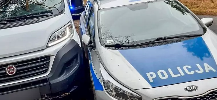 Staranował radiowóz kradzionym autem i chciał przejechać policjanta. Gorzko pożałował...