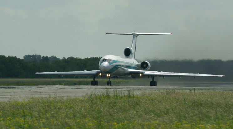 Tu-154-AFP