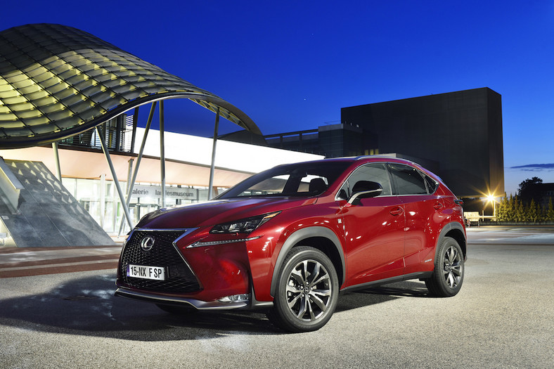  Lexus NX 300h