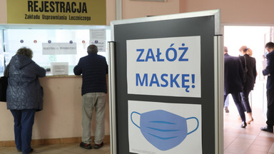 Co Polacy sądzą o powrocie obowiązku noszenia maseczek? Jest sondaż