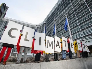 Protest przeciwko zmianom klimatu przed siedzibą Komisji Europejskiej