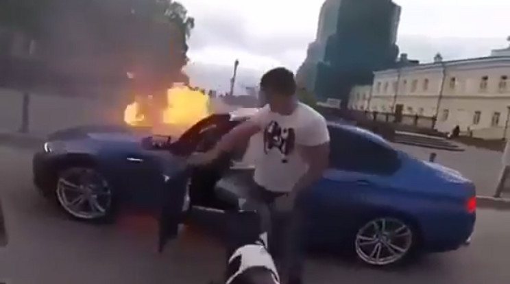 Így lángolt az autó /Fotó:Instagram
