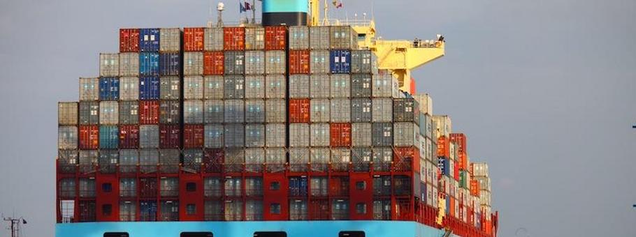 kontenerowiec handel międzynarodowy spedycja morska 