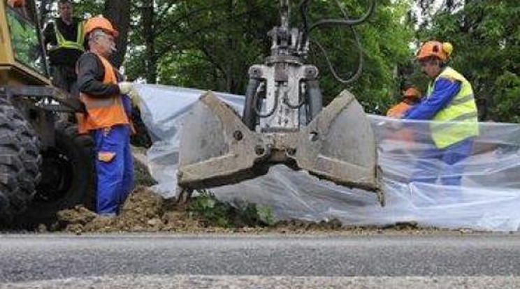 Jön az ár! Több száz család otthona van veszélyben