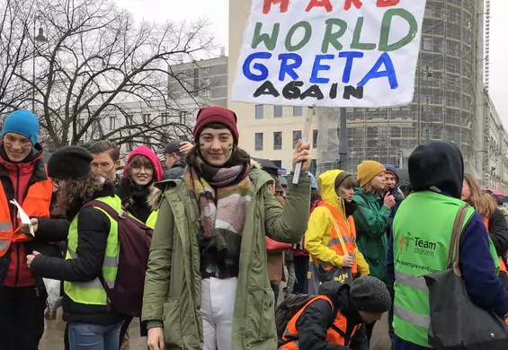 Młodzieżowy Strajk Klimatyczny był pokojowy, ale stanowczy.  "Dinozaury też myślały, że mają jeszcze czas..."