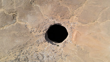 Piekielna Studnia. Wielka dziura na pustyni w Jemenie
