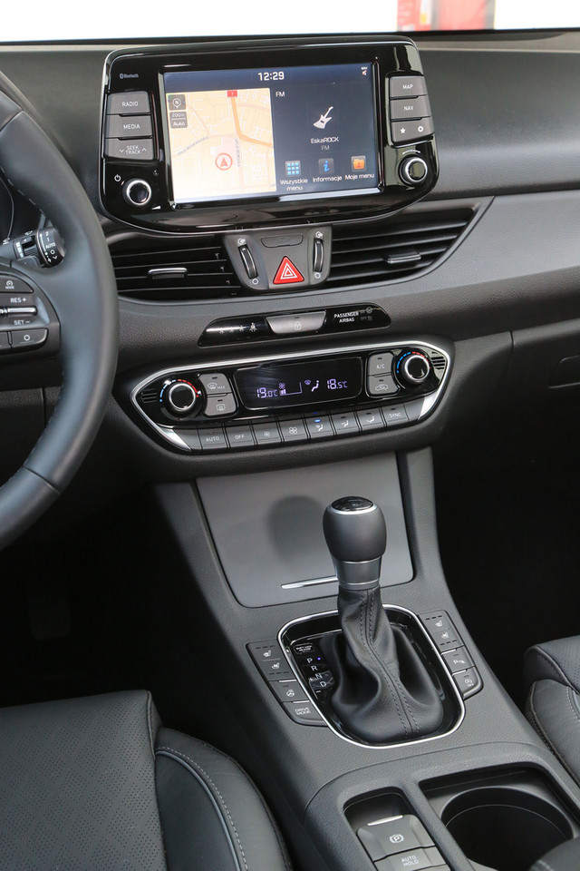 Hyundai i30 Fastback 1.4 T-GDI DCT - kompakt z ambicjami do klasy premium