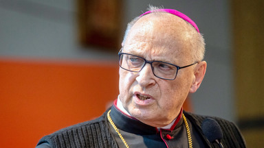 Biskup Mering organizuje akcję obrony krzyża. Liczy na milion uczestników