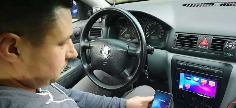 WebLink czyli podłącz telefon do radia w samochodzie