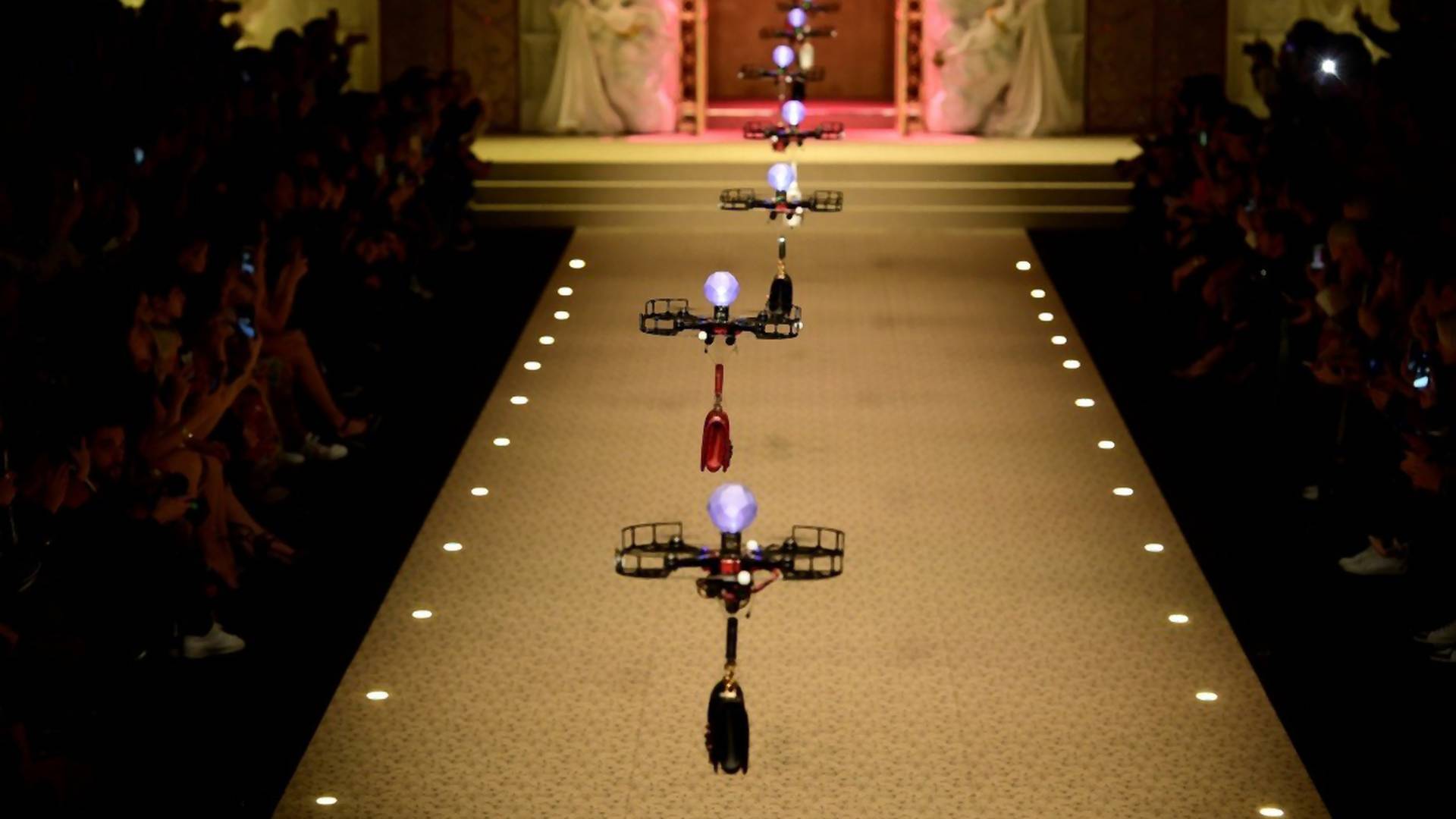 Kako su dronovi zamenili modele na Dolce&Gabbana reviji
