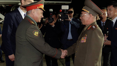 Siergiej Szojgu w Korei Północnej. Ekspert zdradza prawdziwy cel wizyty. Wyjątkowe powitanie [WIDEO]
