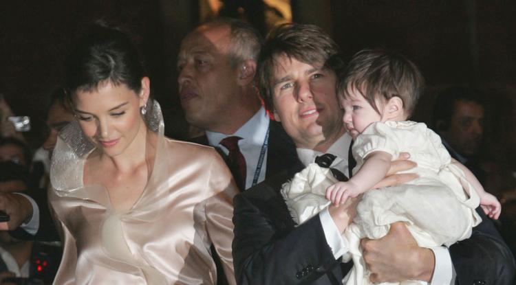 Katie Holmes, Tom Cruise és a lányuk, Suri. Fotó: Northfoto