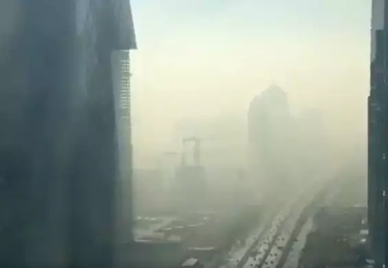 Tak właśnie wygląda smog i po tym filmie mamy ochotę uciec z miasta na zawsze