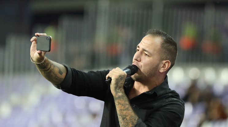 A rapper a Szusza Ferenc Stadionban a Majkával közös dalaiból is énekelt /UTE - PZ