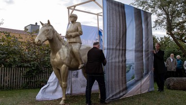 Zawalił się pomnik Angeli Merkel. "Nastąpiło całkowite zniszczenie"