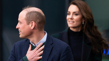 Książę William i księżna Kate zostali zapytani o książkę Harry'ego. Znamienna reakcja 