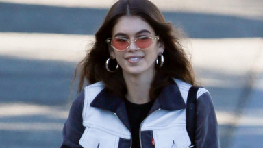 Kaia Gerber odsłoniła swoje bardzo chude nogi. Jak prezentuje się córka Cindy Crawford?