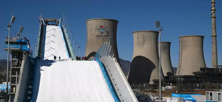 Stok narciarski pośrodku huty stali. Zobacz najdziwniejszy obiekt olimpijski w Chinach